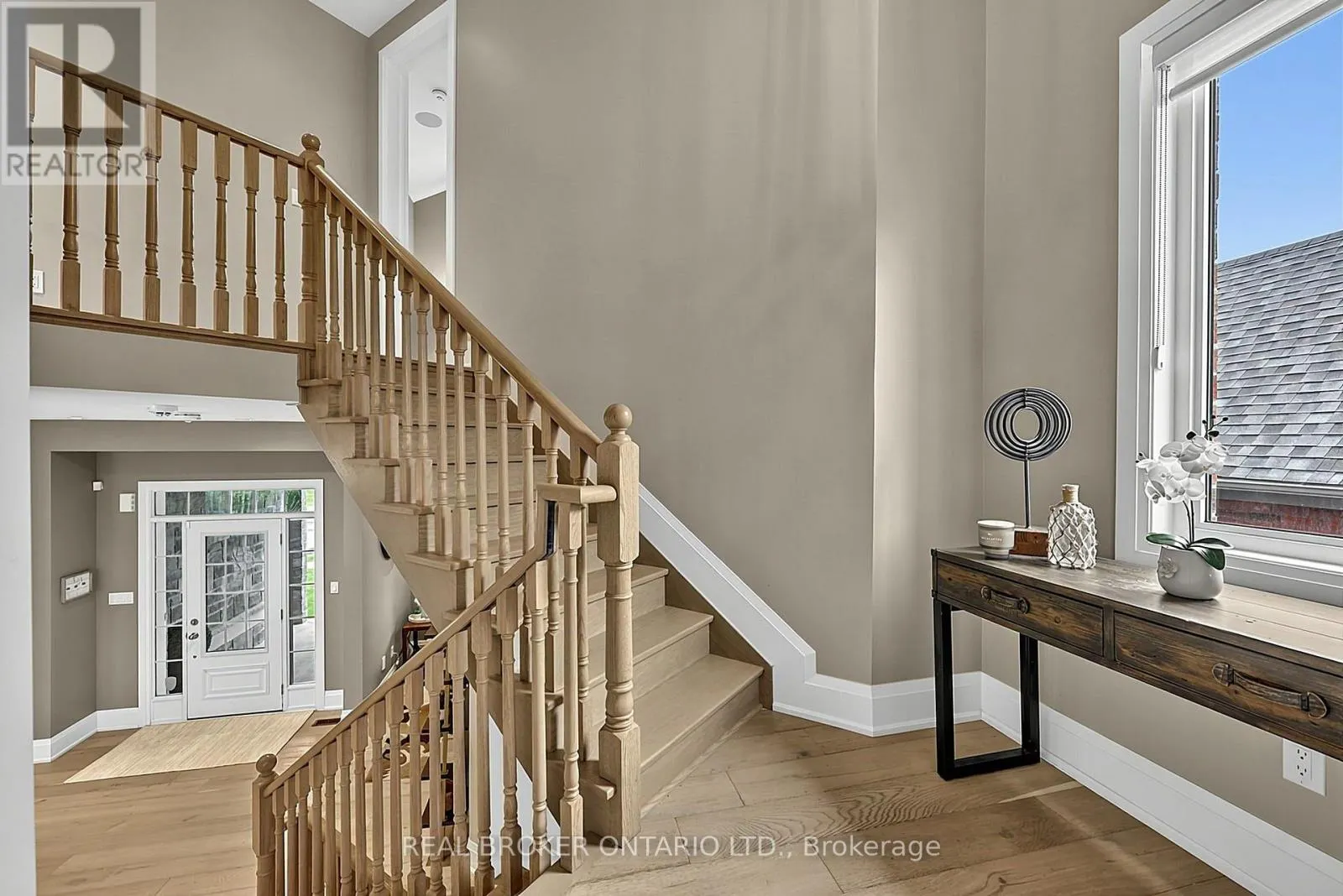64 MANOR GLEN CRESCENT