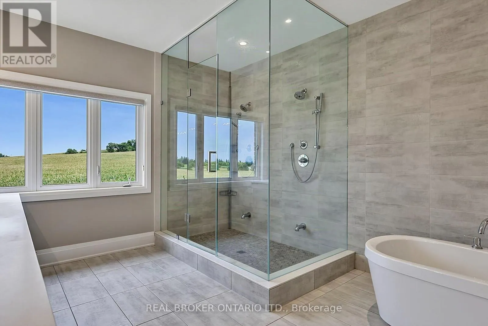 64 MANOR GLEN CRESCENT