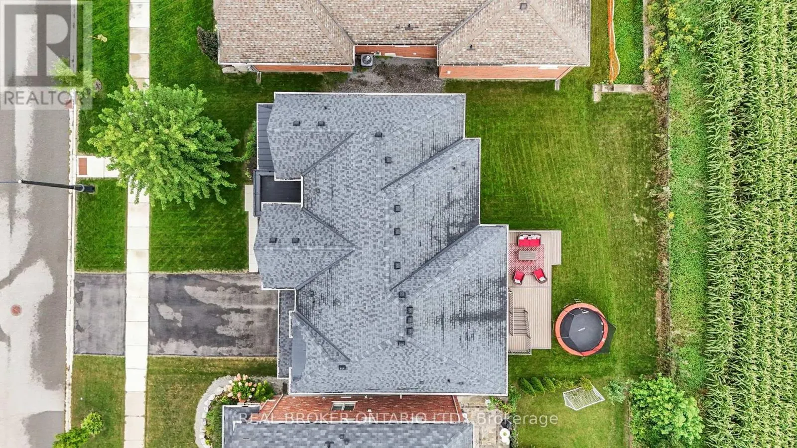 64 MANOR GLEN CRESCENT