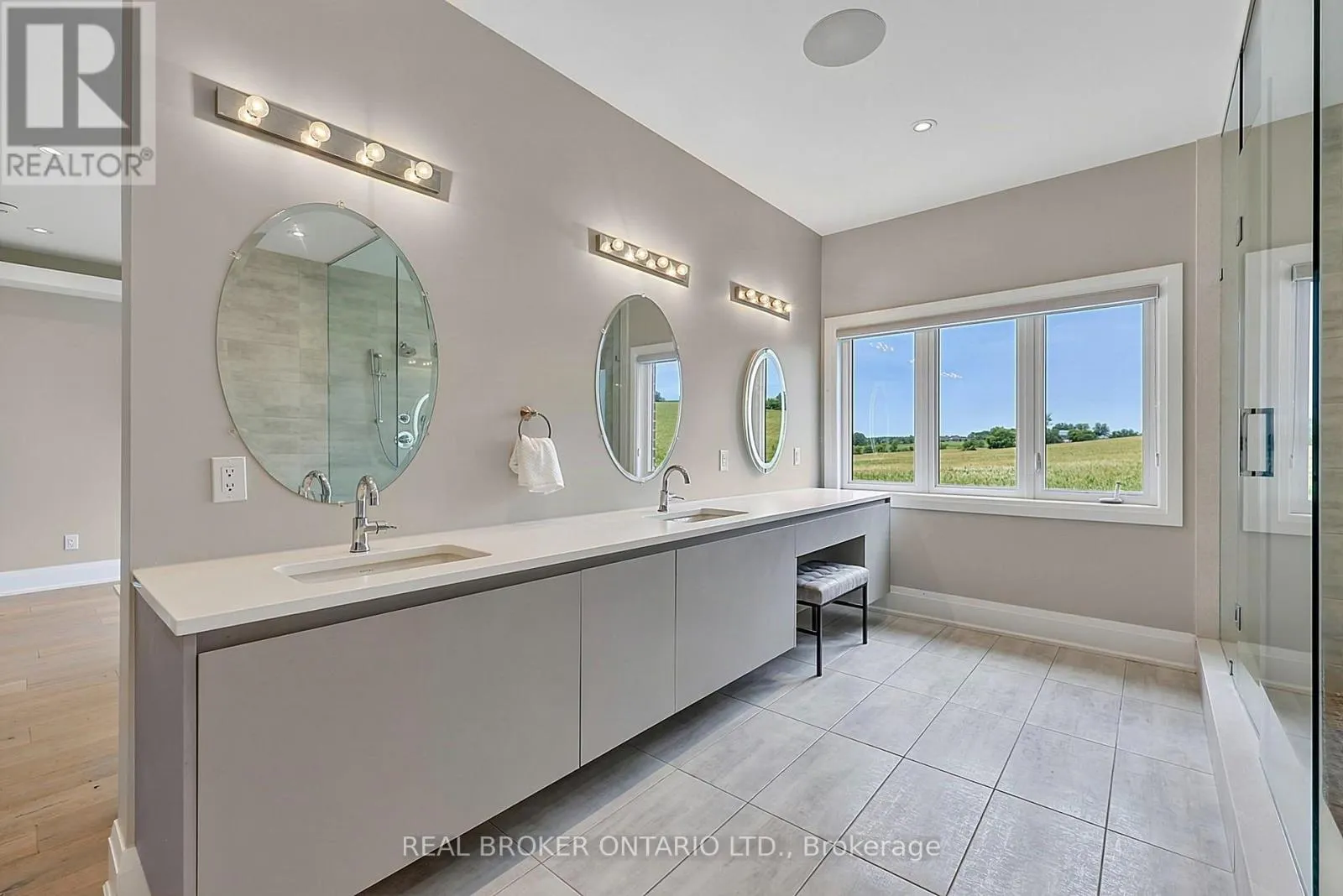 64 MANOR GLEN CRESCENT