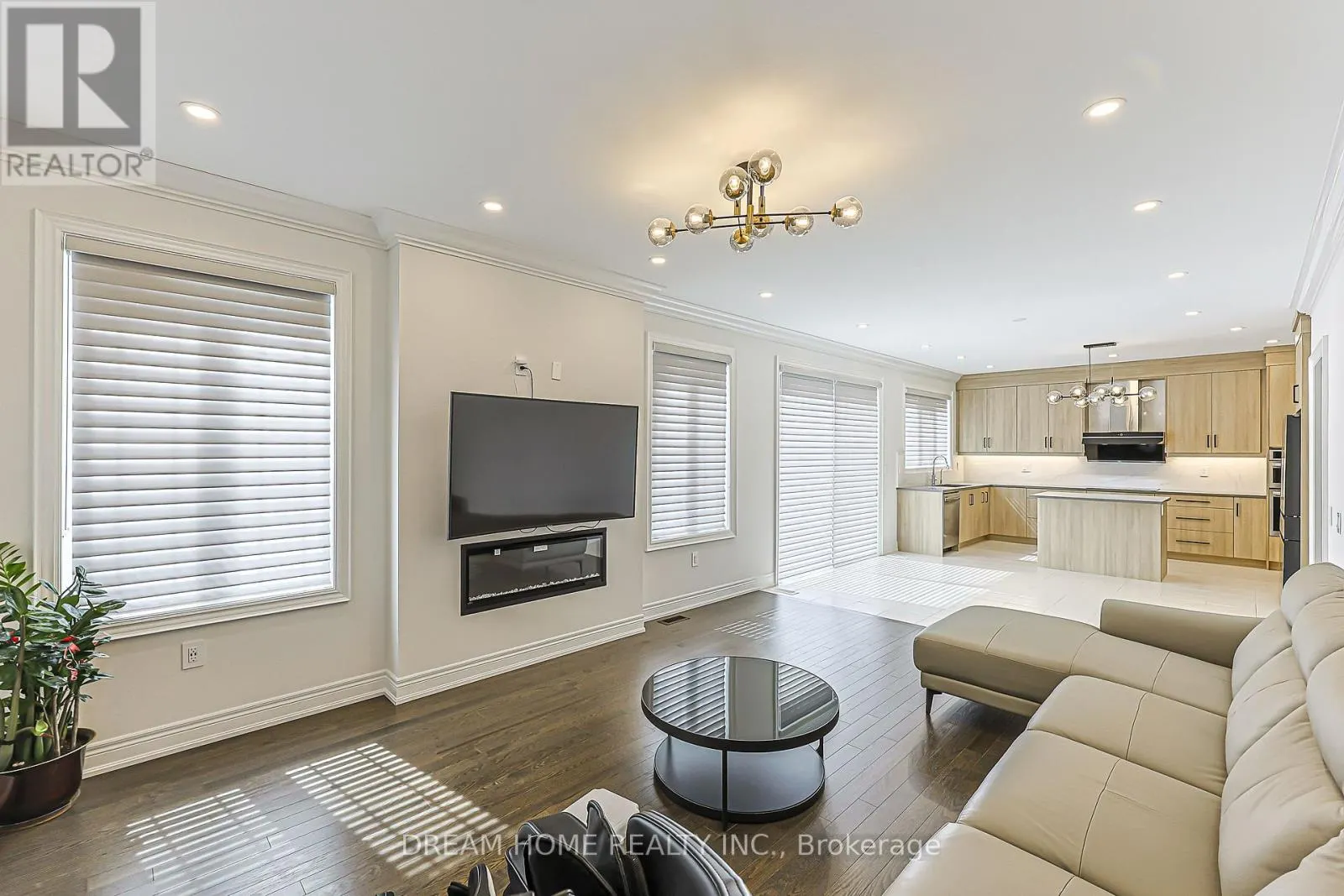 16 FAIR WINDS LANE