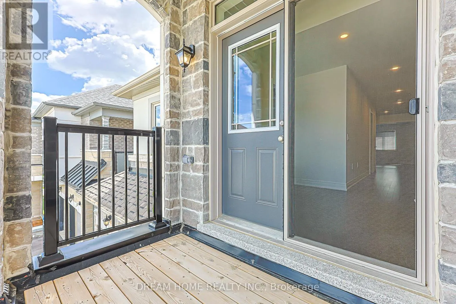 16 FAIR WINDS LANE