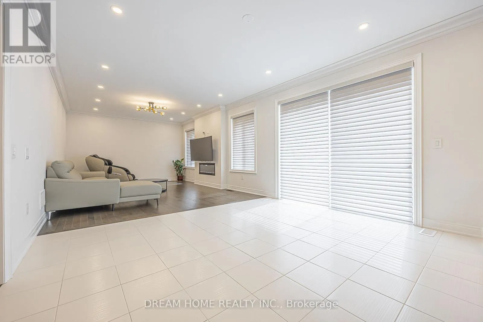 16 FAIR WINDS LANE