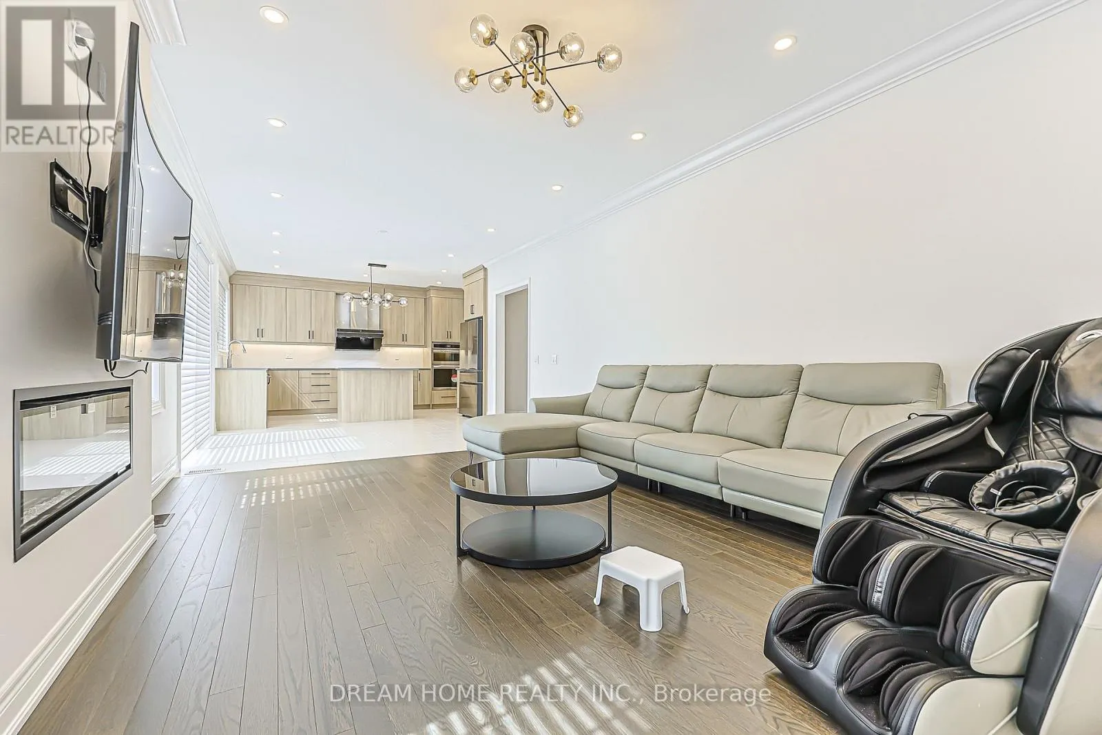 16 FAIR WINDS LANE