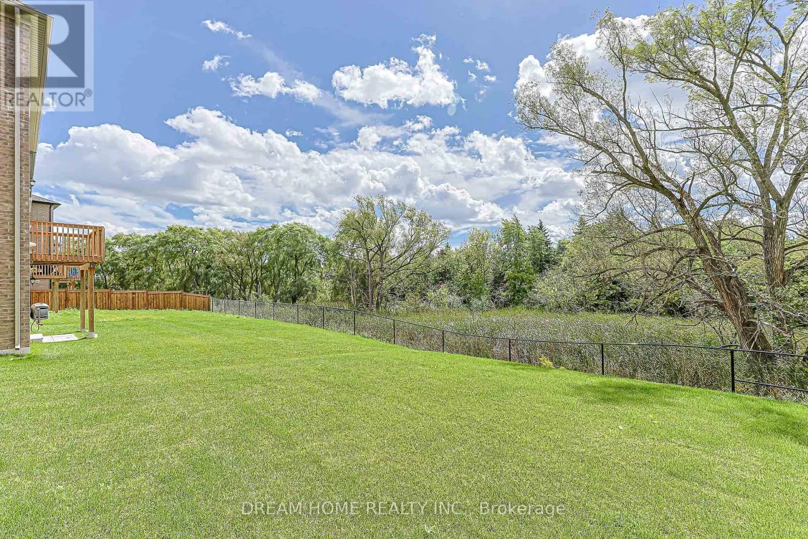 16 FAIR WINDS LANE