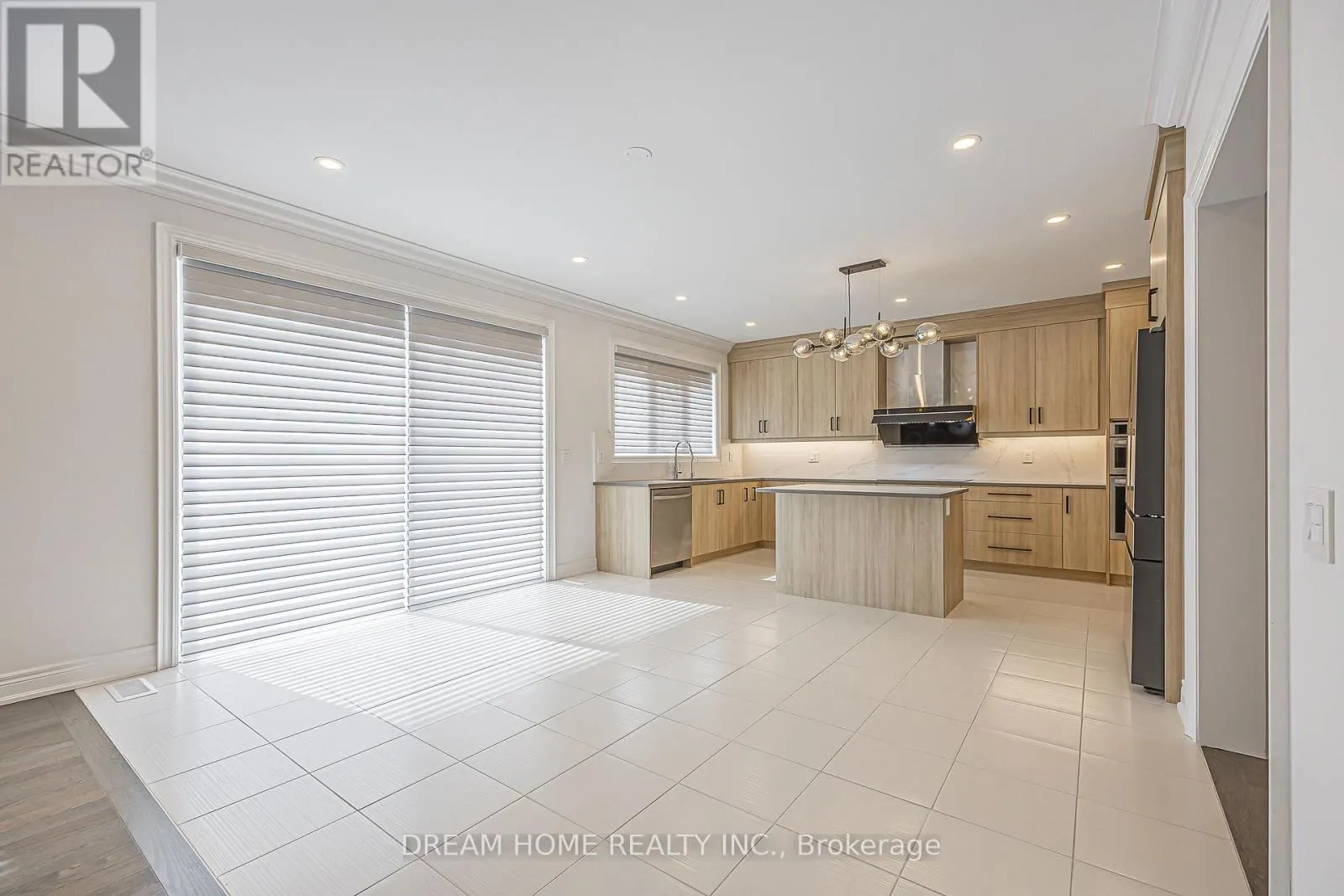 16 FAIR WINDS LANE