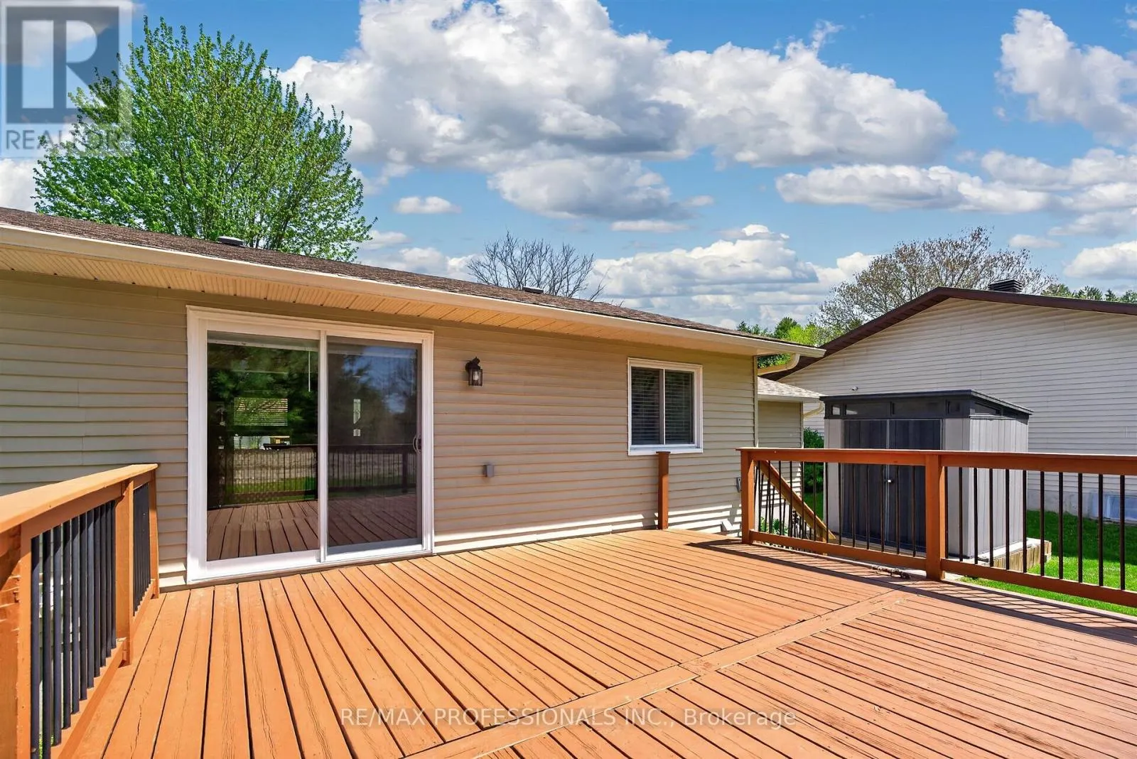 7 TAMARACK COURT