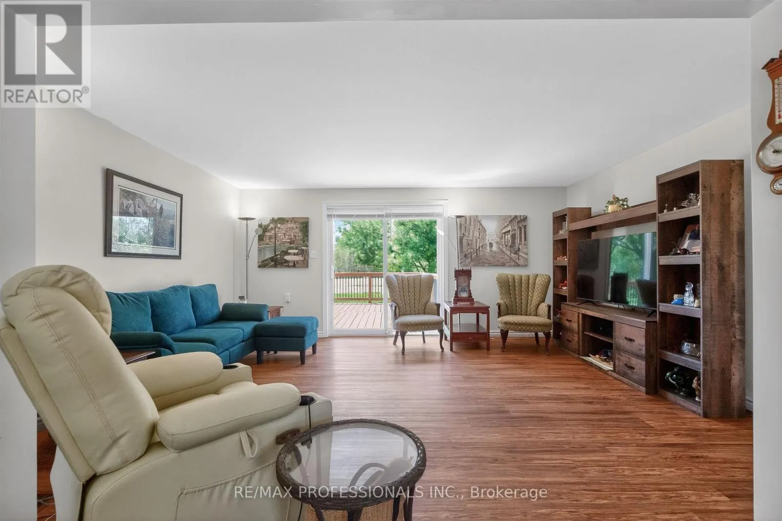 7 TAMARACK COURT