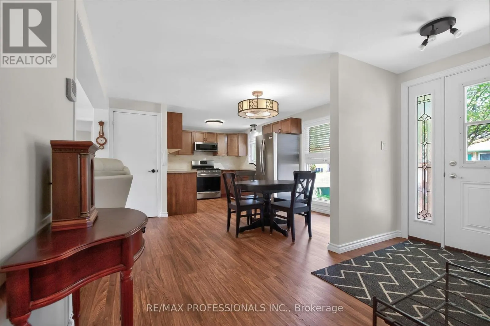 7 TAMARACK COURT