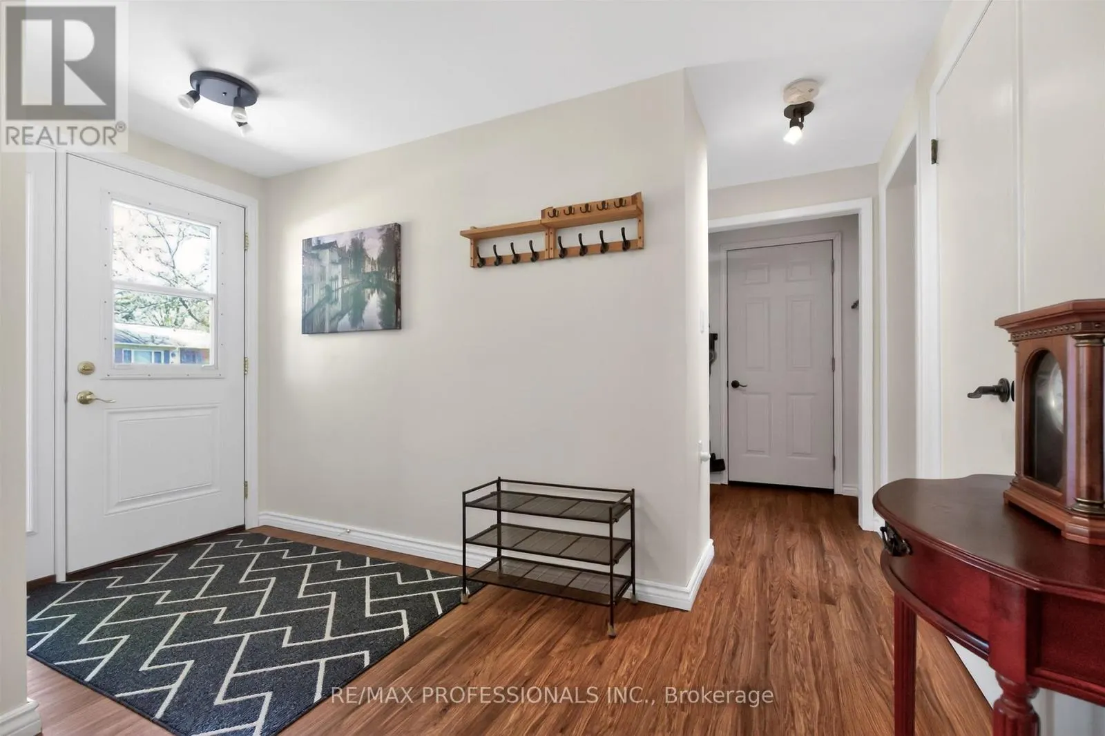 7 TAMARACK COURT
