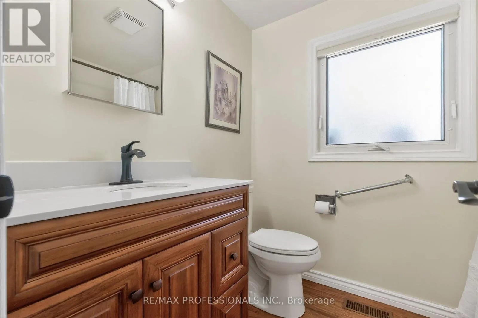 7 TAMARACK COURT