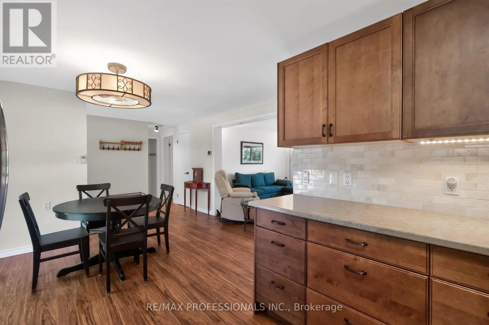 7 TAMARACK COURT