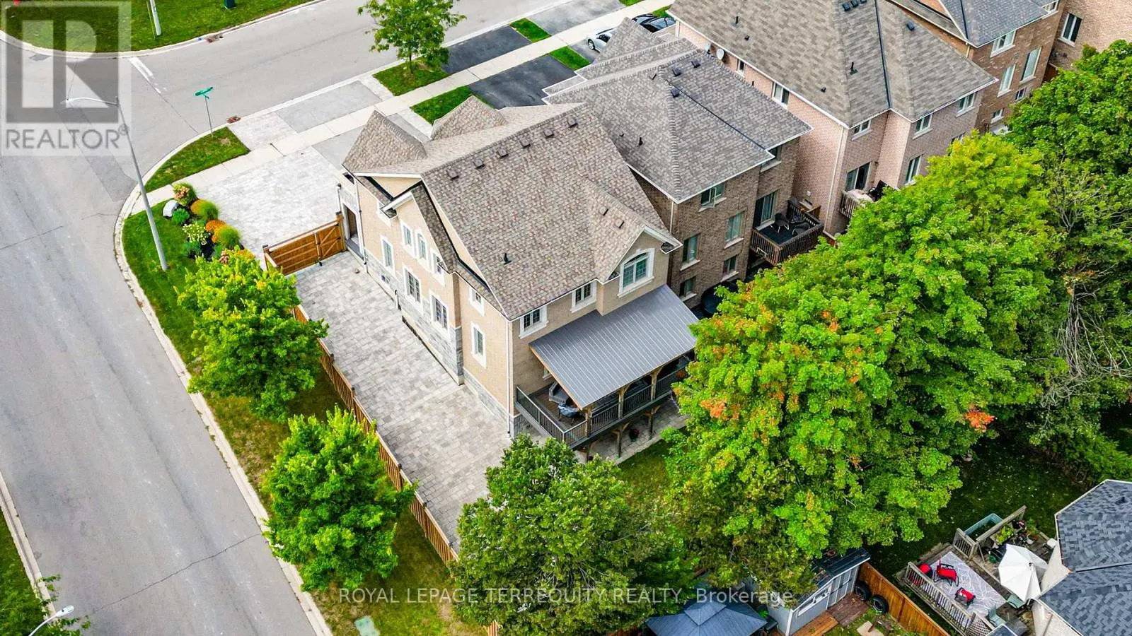 2162 DAWSON CRESCENT