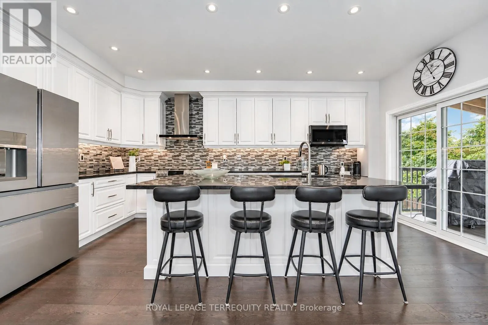 2162 DAWSON CRESCENT