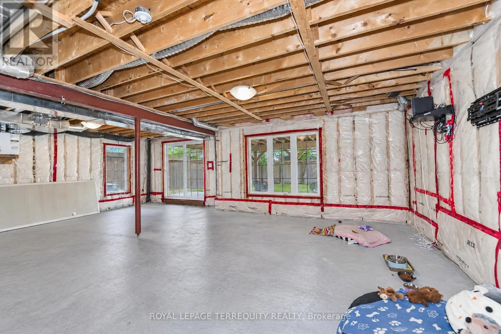 2162 DAWSON CRESCENT