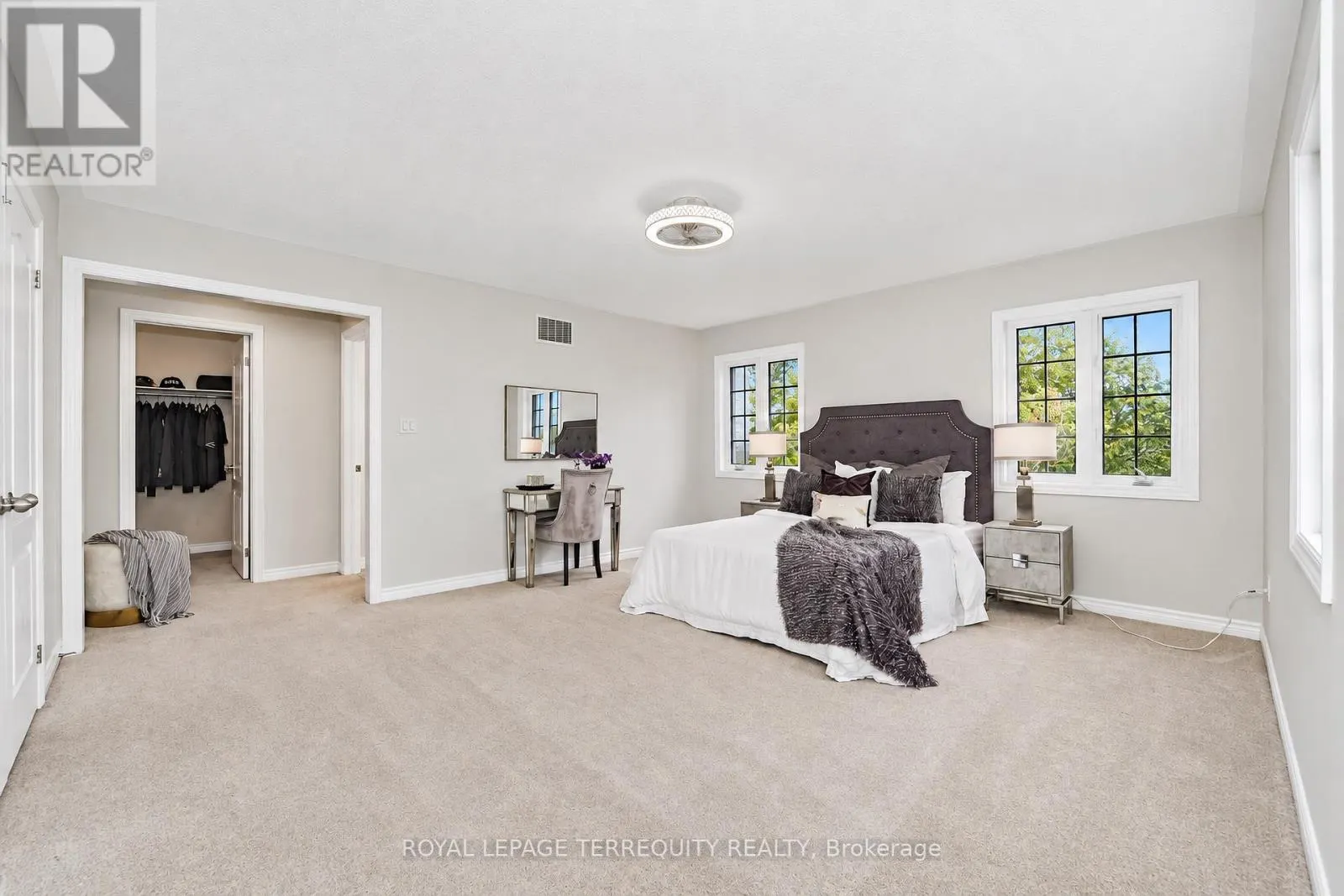 2162 DAWSON CRESCENT