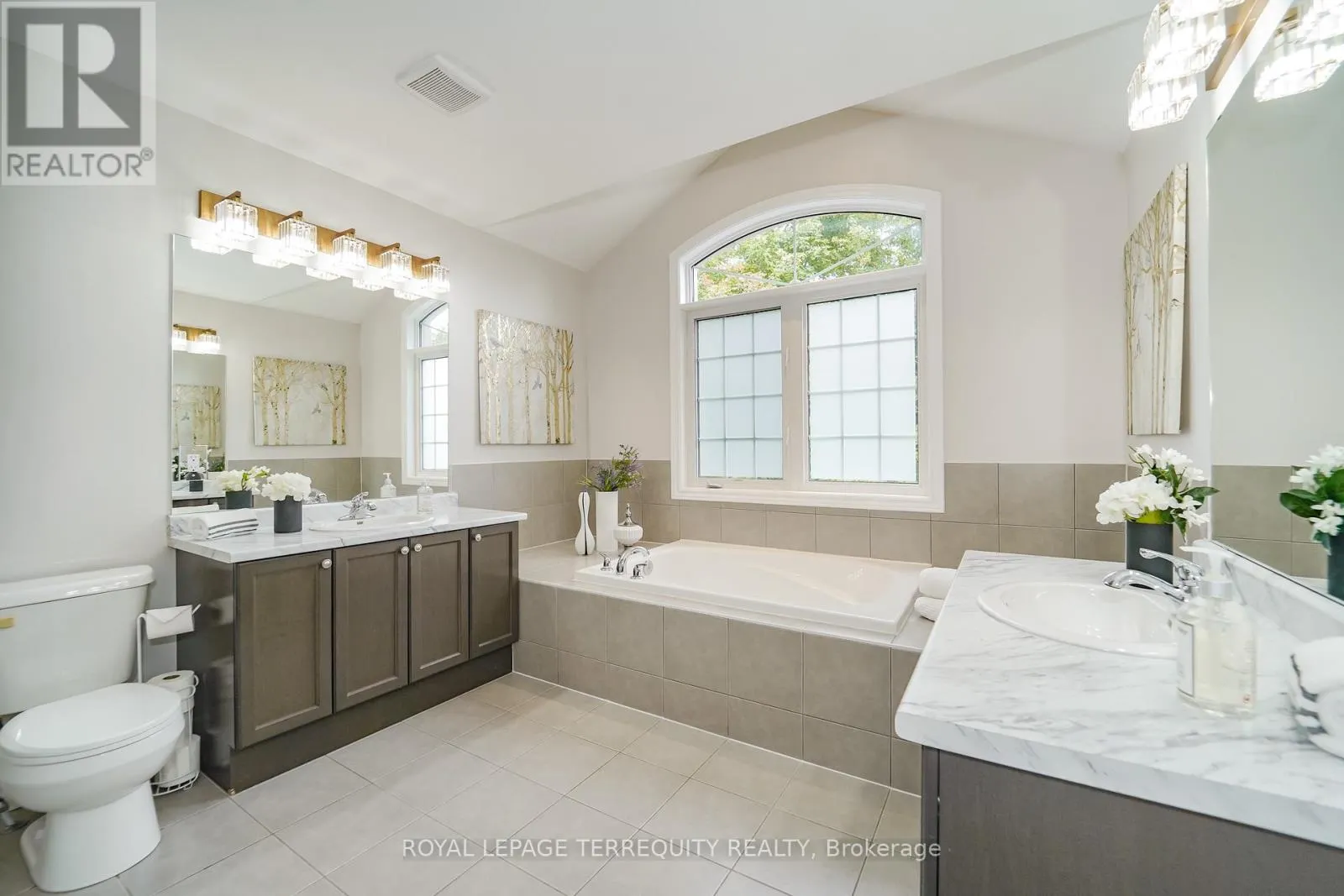 2162 DAWSON CRESCENT