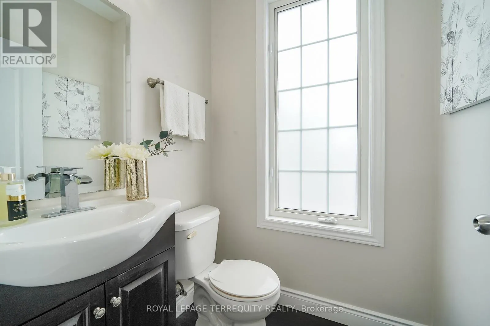 2162 DAWSON CRESCENT