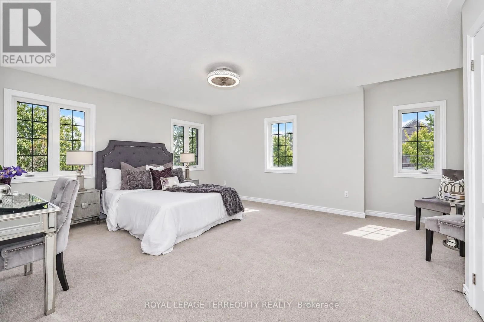 2162 DAWSON CRESCENT