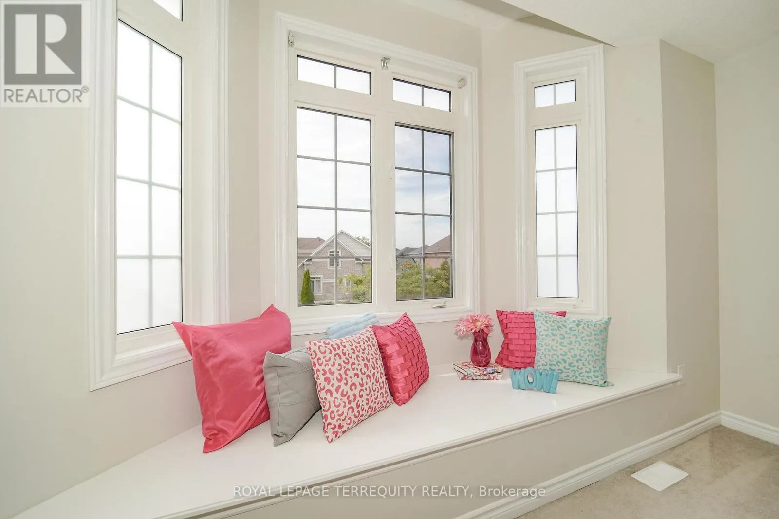 2162 DAWSON CRESCENT