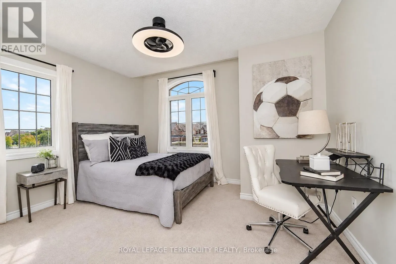 2162 DAWSON CRESCENT