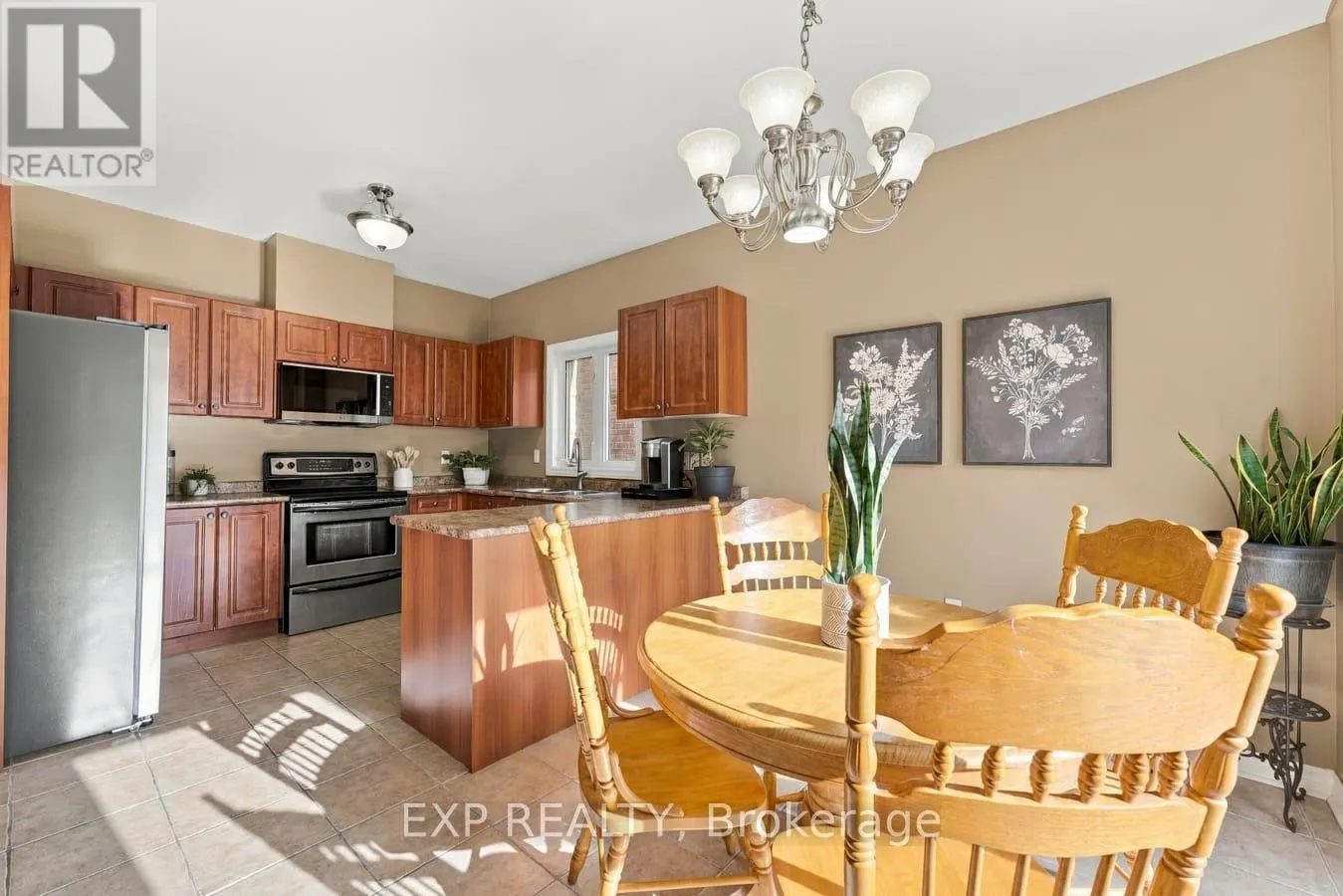 36 SALTZBURG CRESCENT