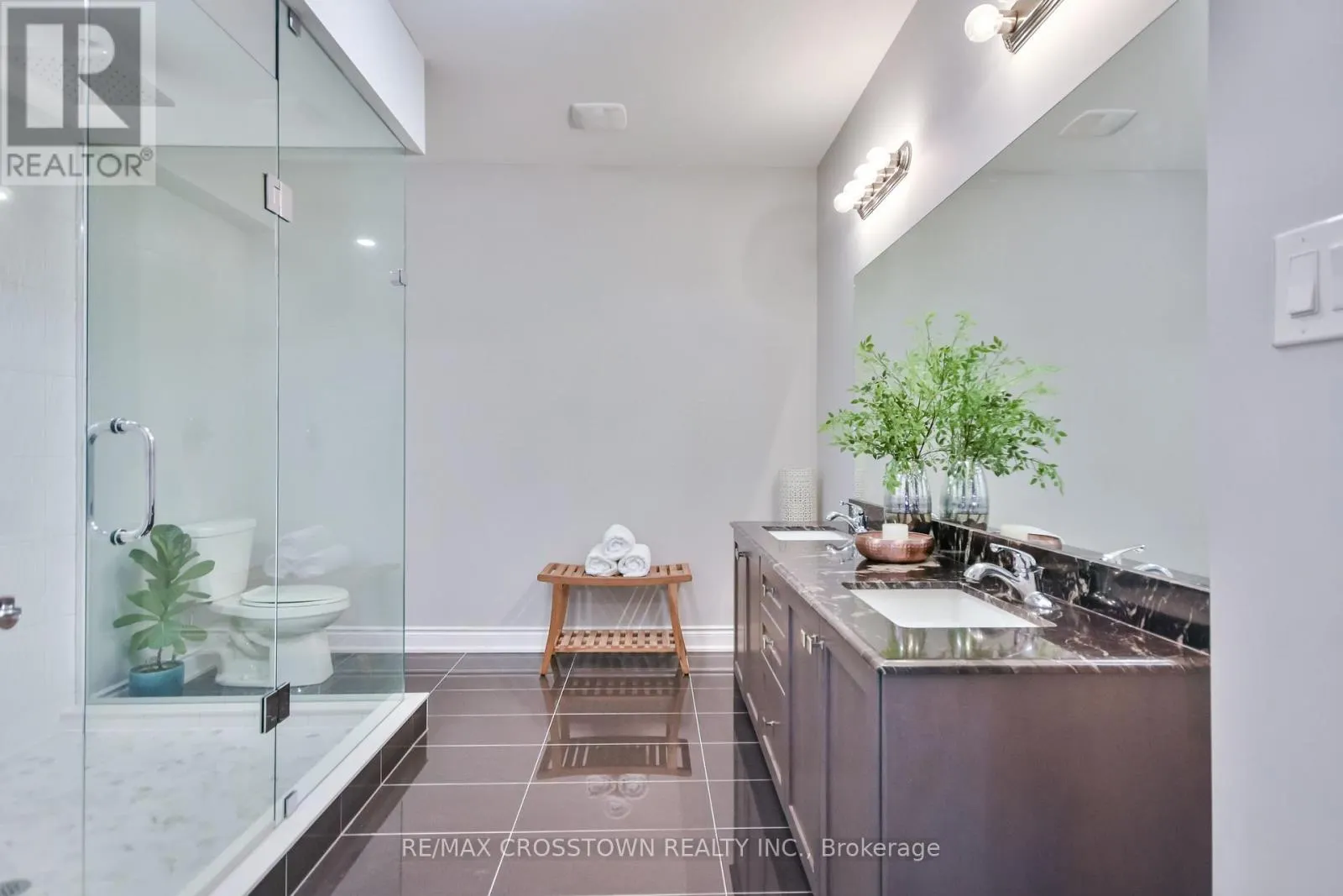 22 STEWART CRESCENT
