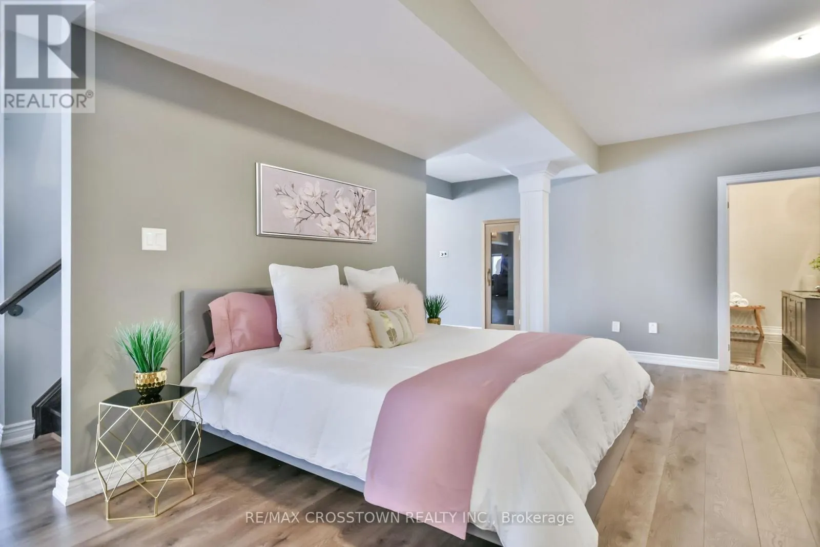 22 STEWART CRESCENT