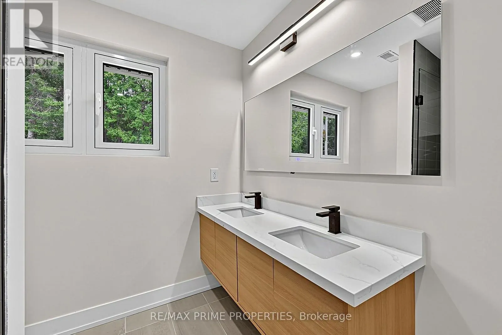 6 MAPLE AVENUE