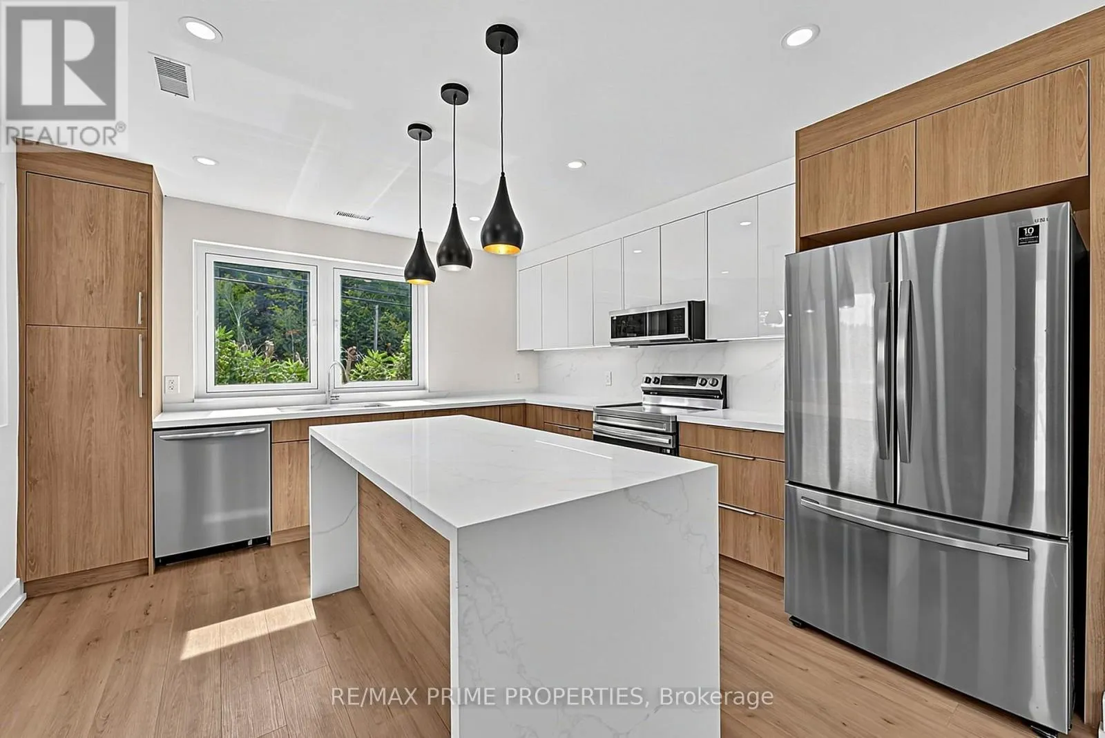 6 MAPLE AVENUE