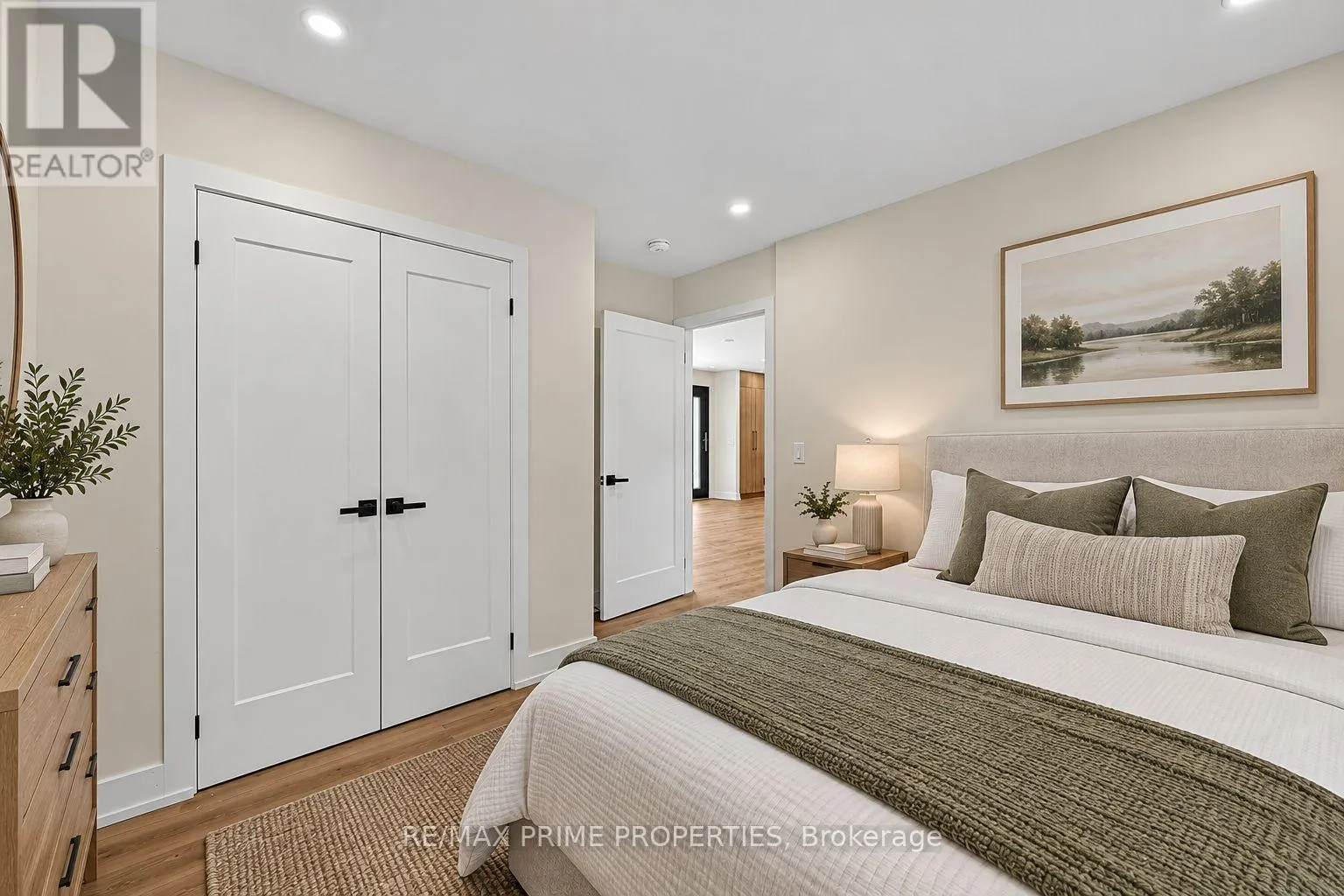 6 MAPLE AVENUE