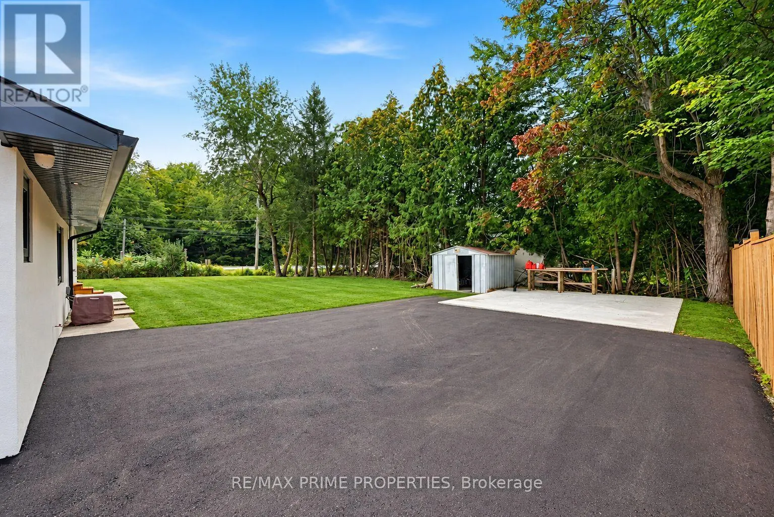 6 MAPLE AVENUE