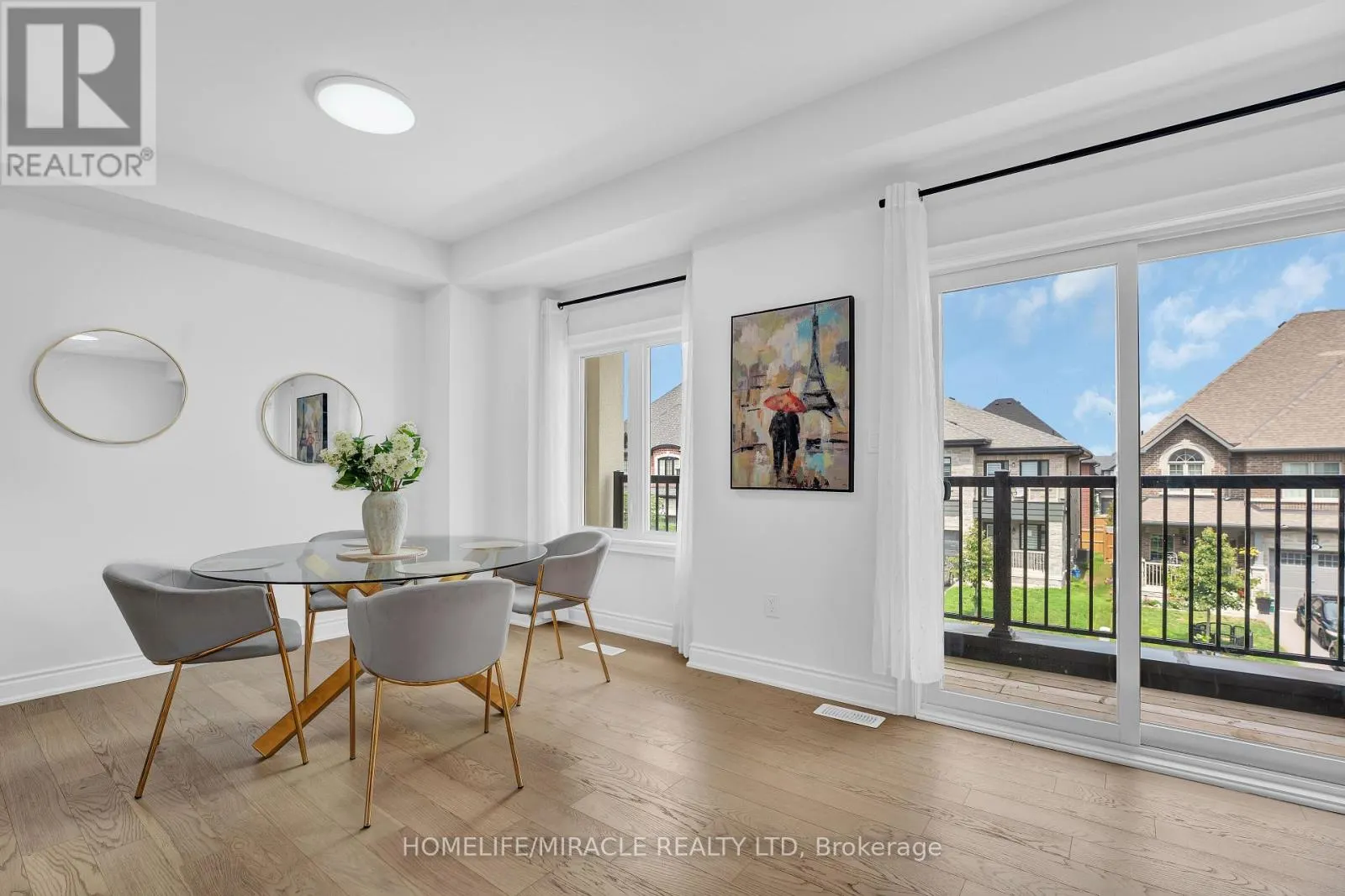 32 ALAN WILLIAMS TRAIL