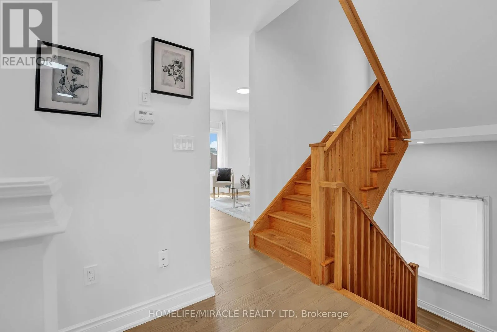 32 ALAN WILLIAMS TRAIL