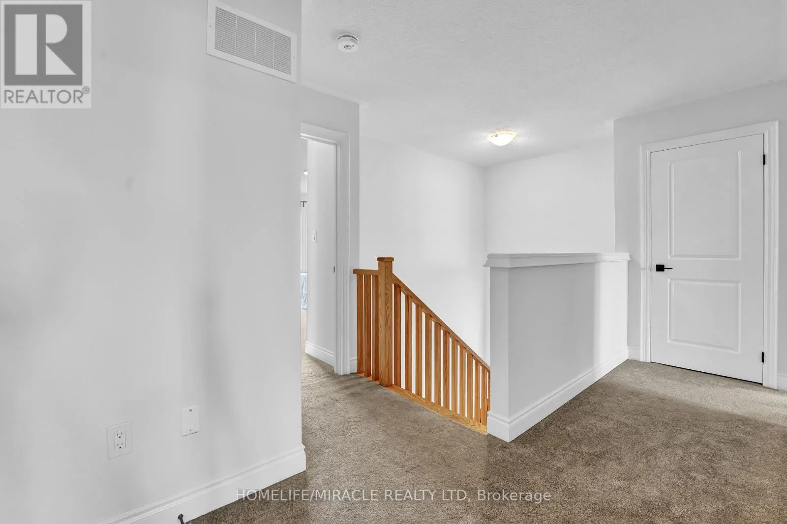 32 ALAN WILLIAMS TRAIL