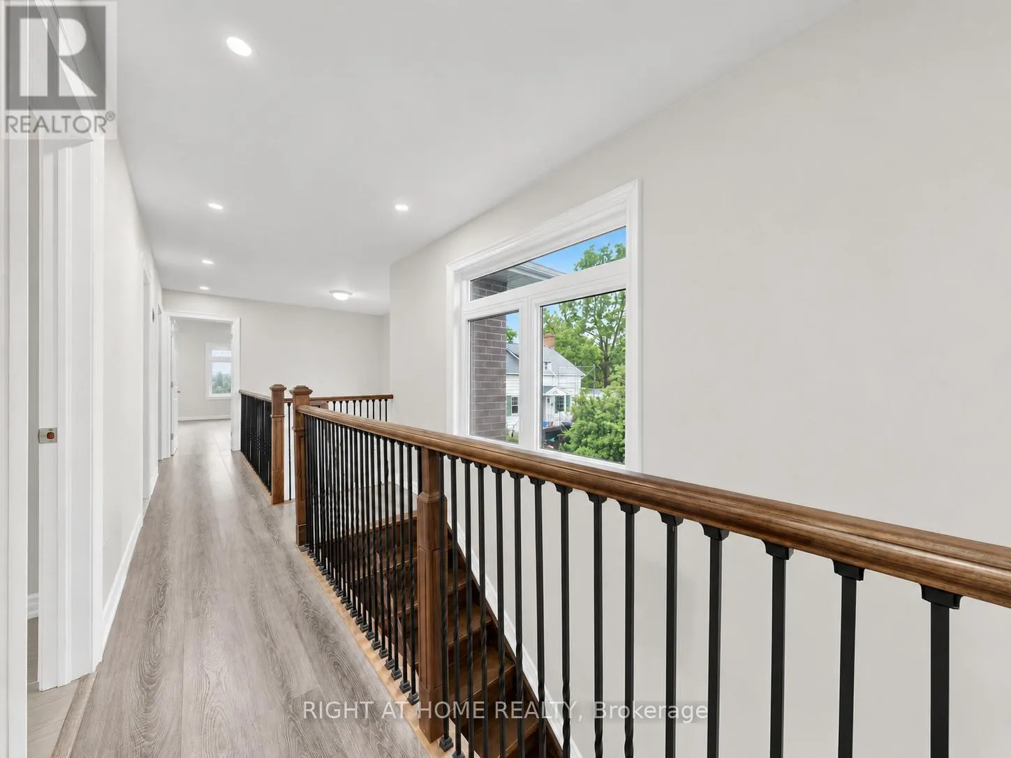637 SIMCOE STREET
