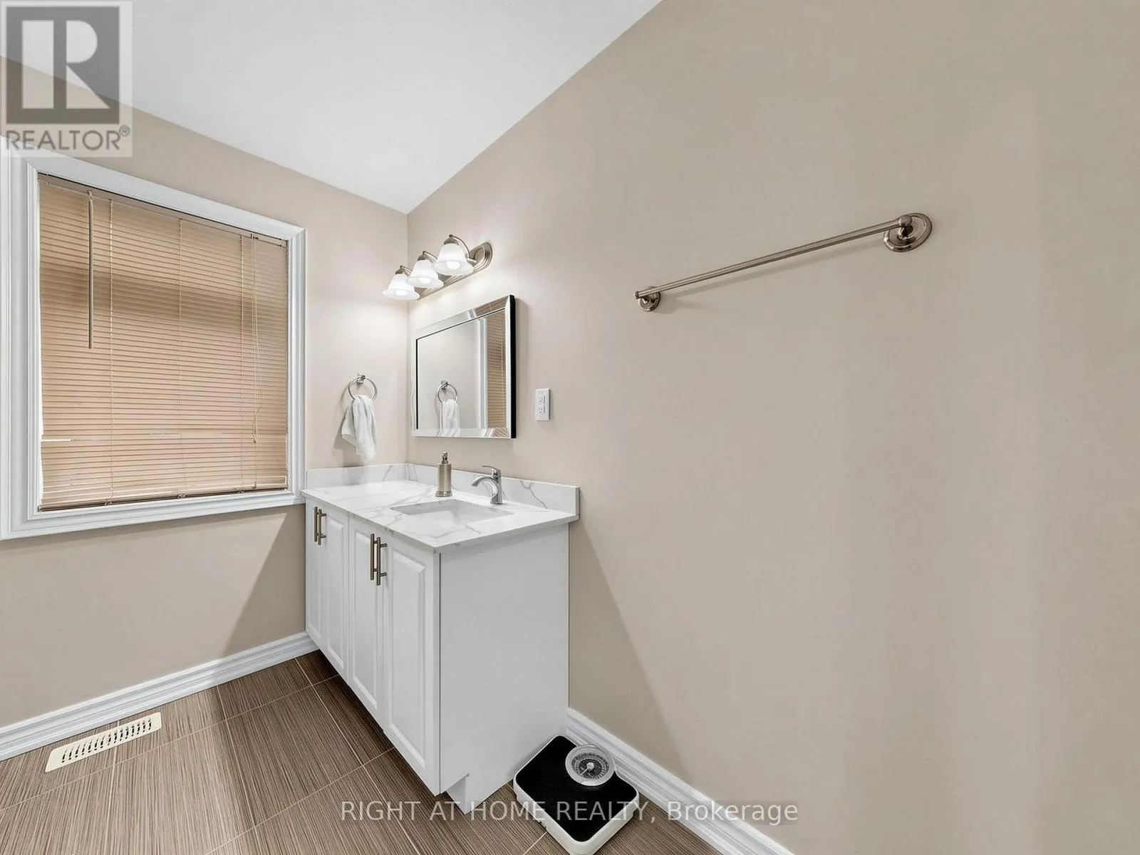 637 SIMCOE STREET