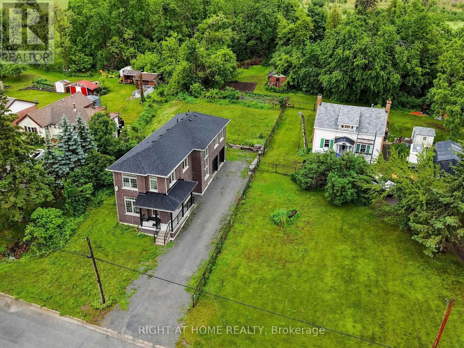 637 SIMCOE STREET