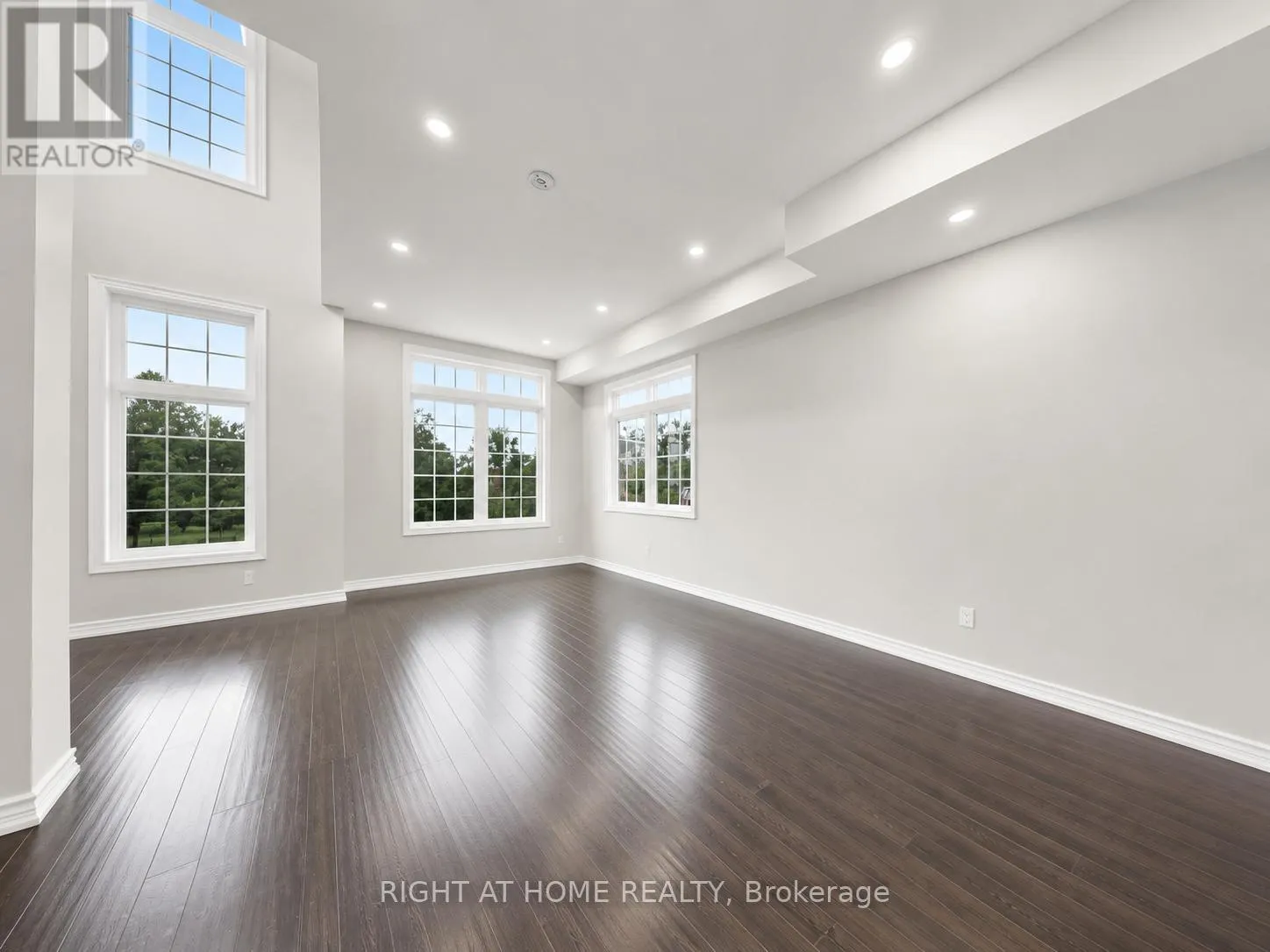 637 SIMCOE STREET