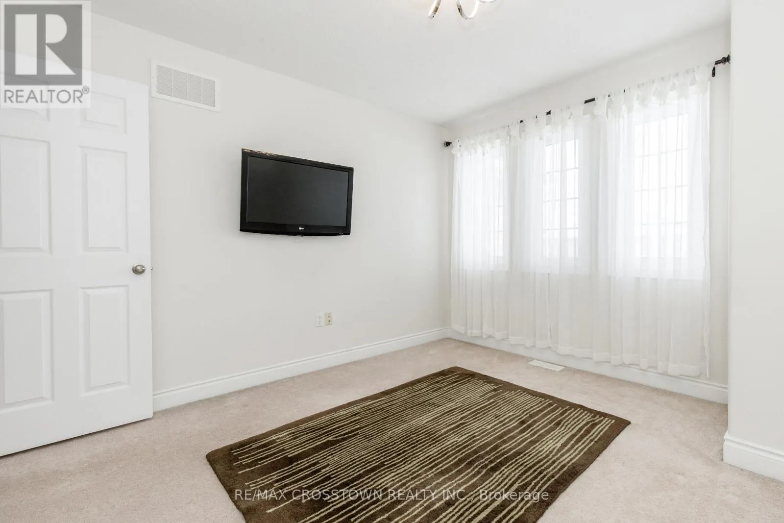 996 BOOTH AVENUE