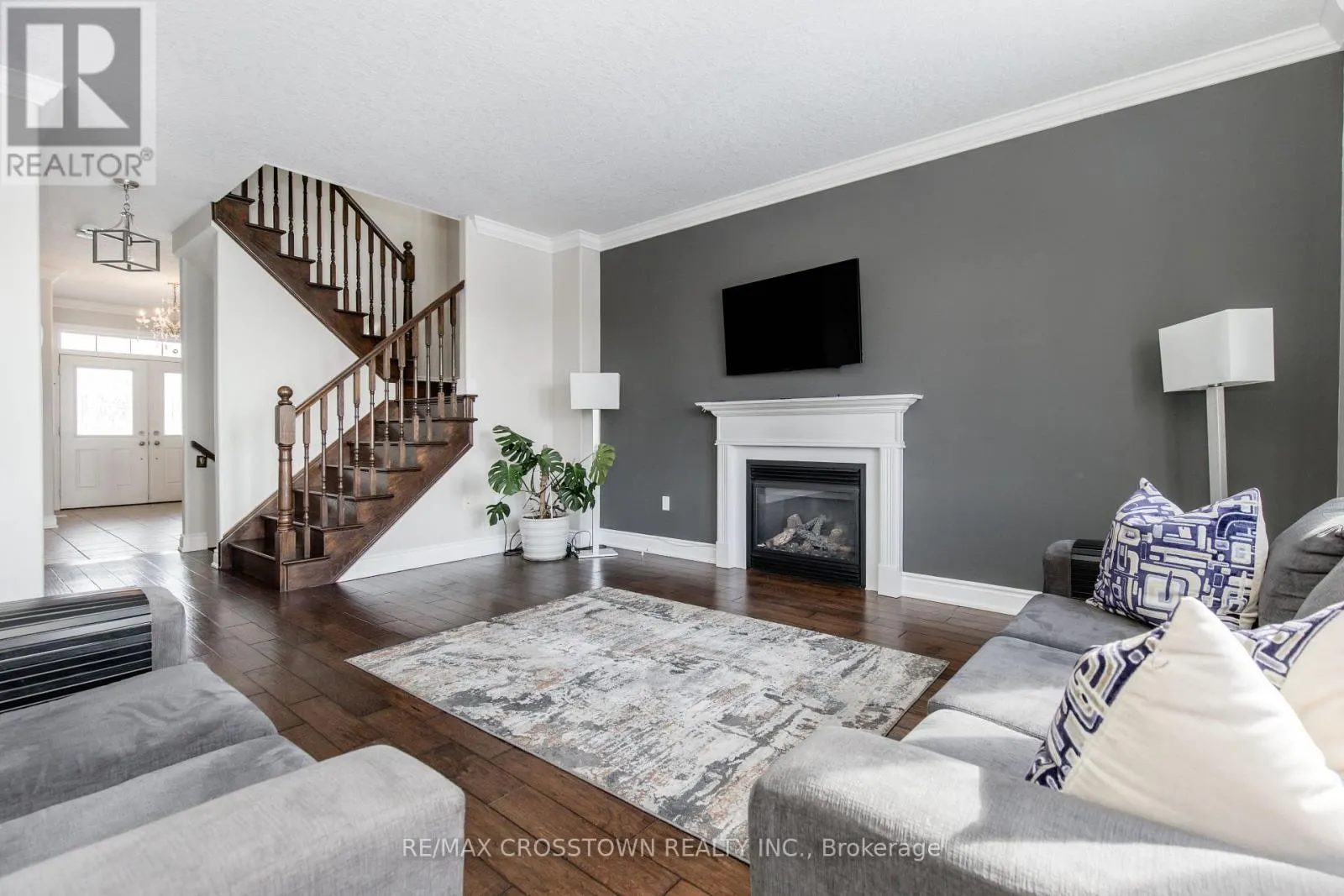 996 BOOTH AVENUE