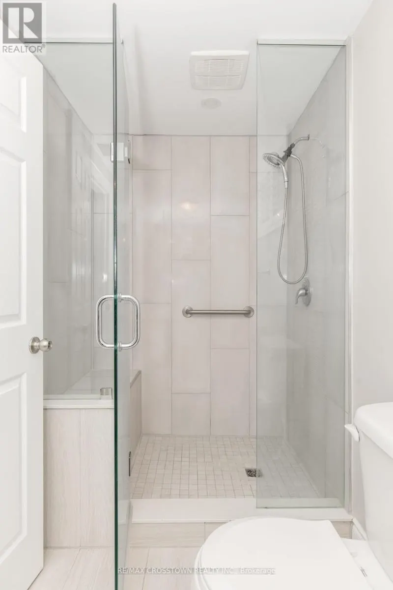 996 BOOTH AVENUE