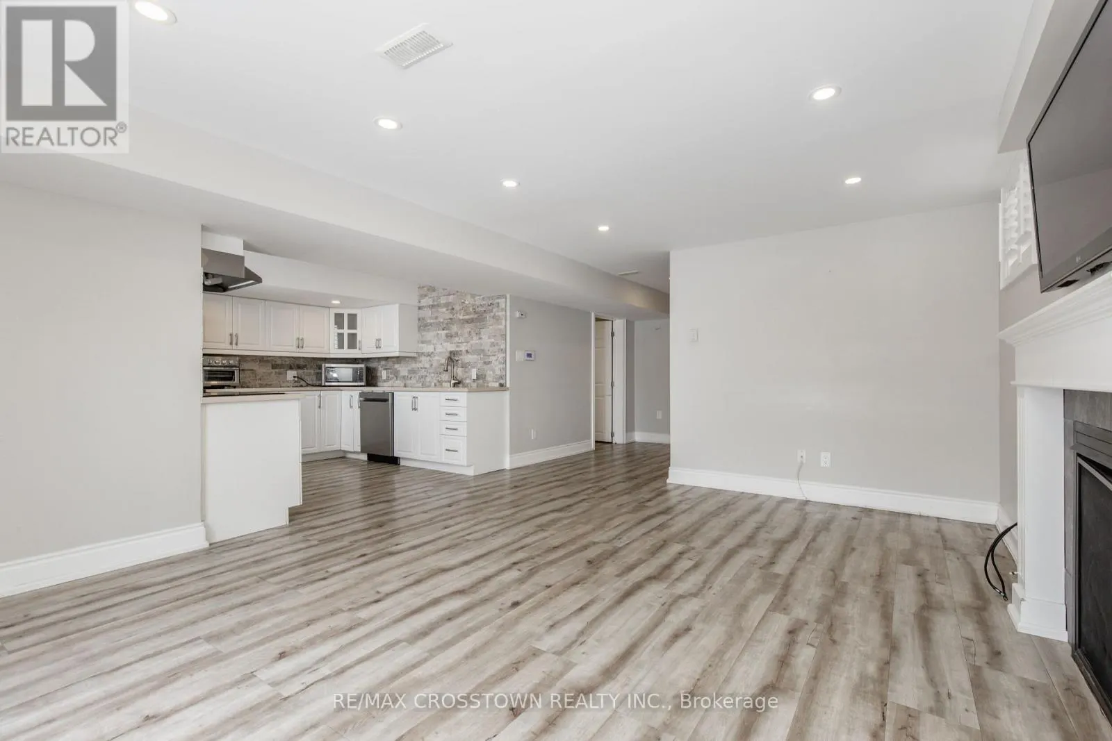 996 BOOTH AVENUE