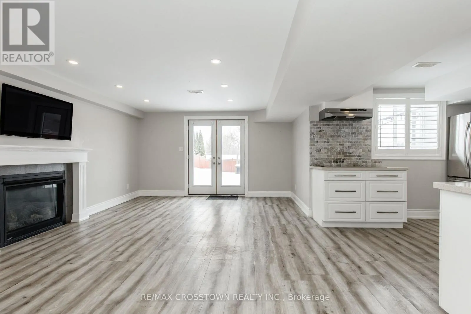 996 BOOTH AVENUE