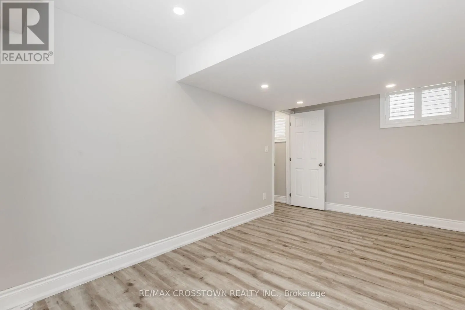 996 BOOTH AVENUE