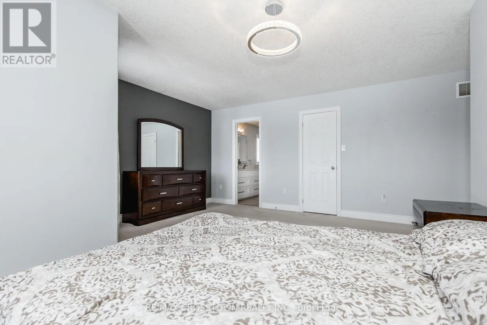 996 BOOTH AVENUE
