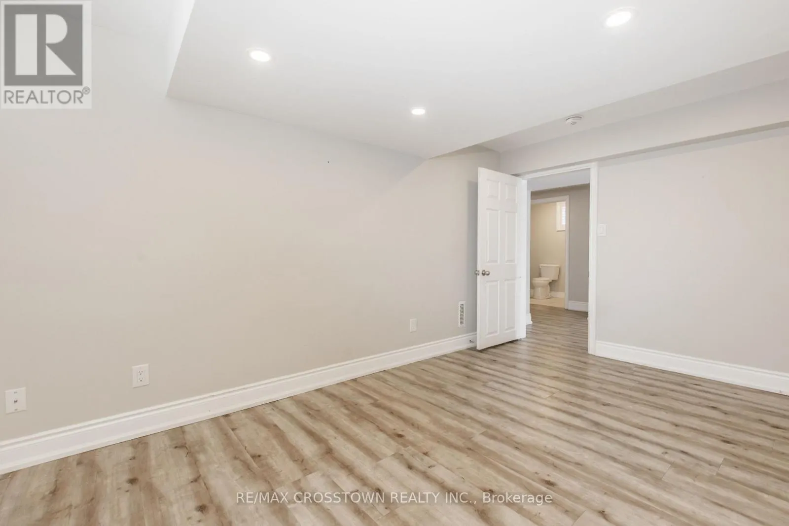 996 BOOTH AVENUE