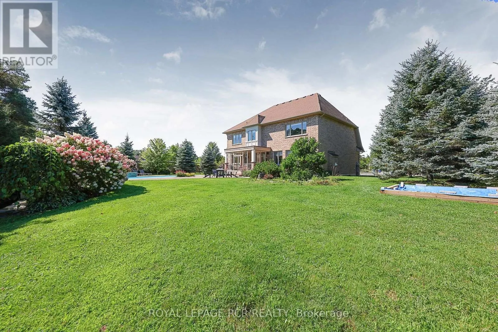 35 SOMER RUMM COURT