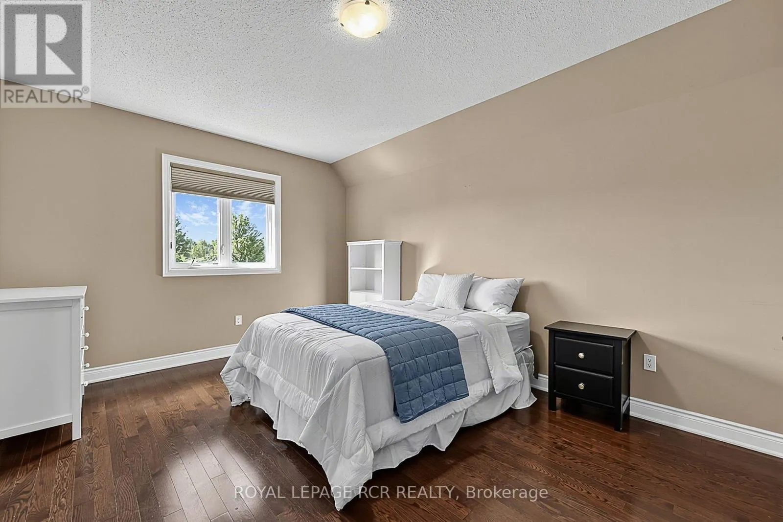 35 SOMER RUMM COURT