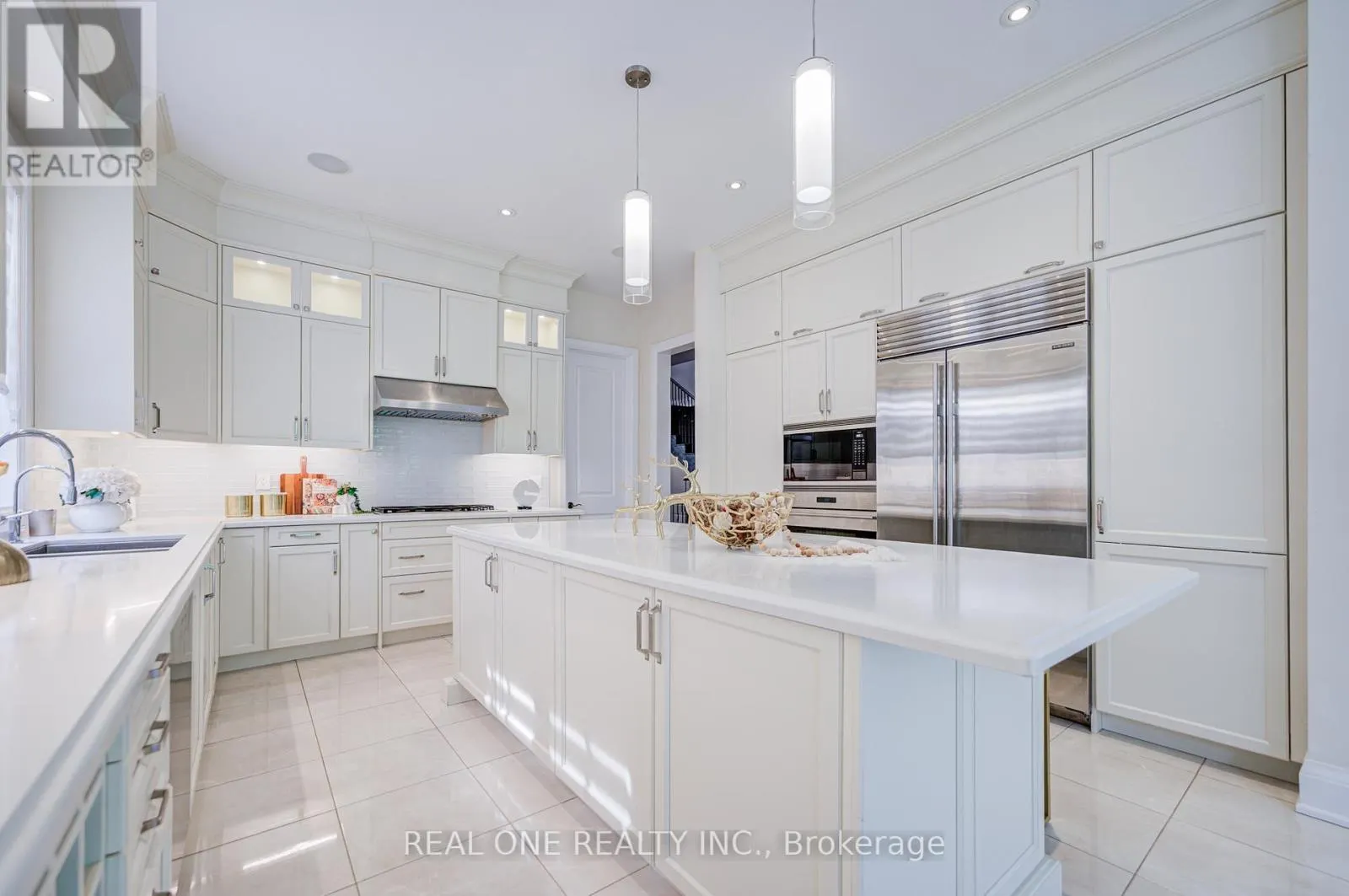421 FLAMINGO ROAD